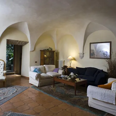 Gorgeous Historical Roma